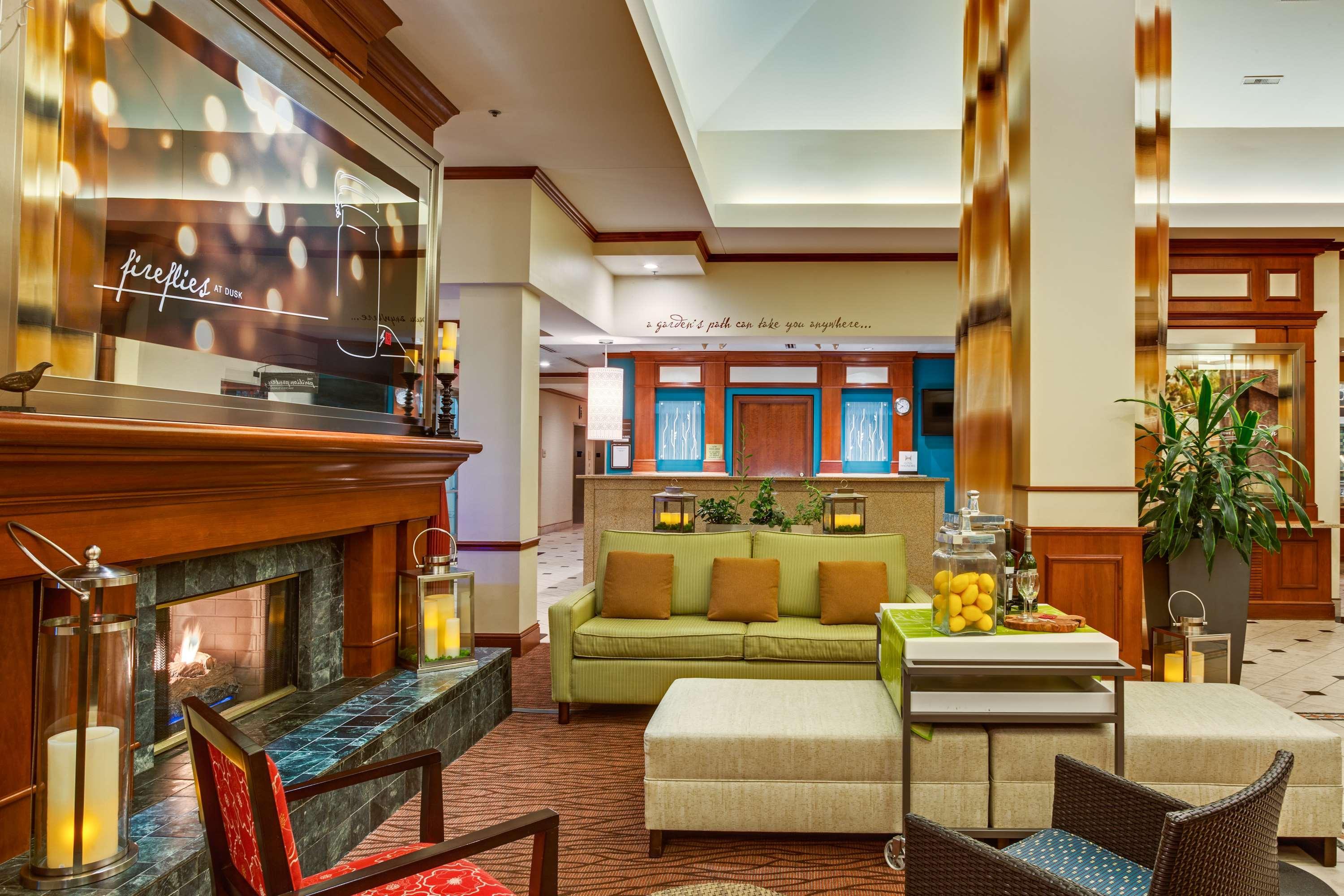 Fairview Park Hilton Garden Inn Cleveland Airport מראה חיצוני תמונה