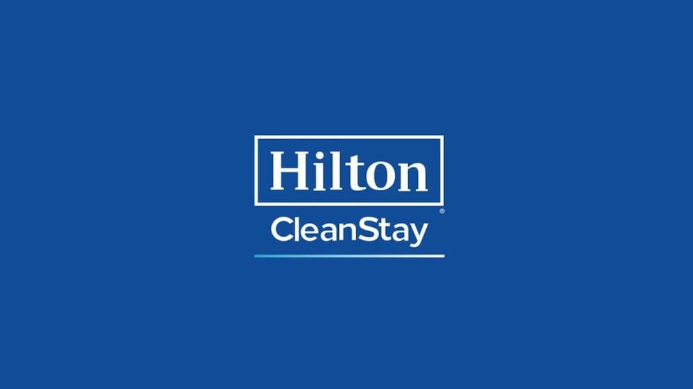 Fairview Park Hilton Garden Inn Cleveland Airport מראה חיצוני תמונה