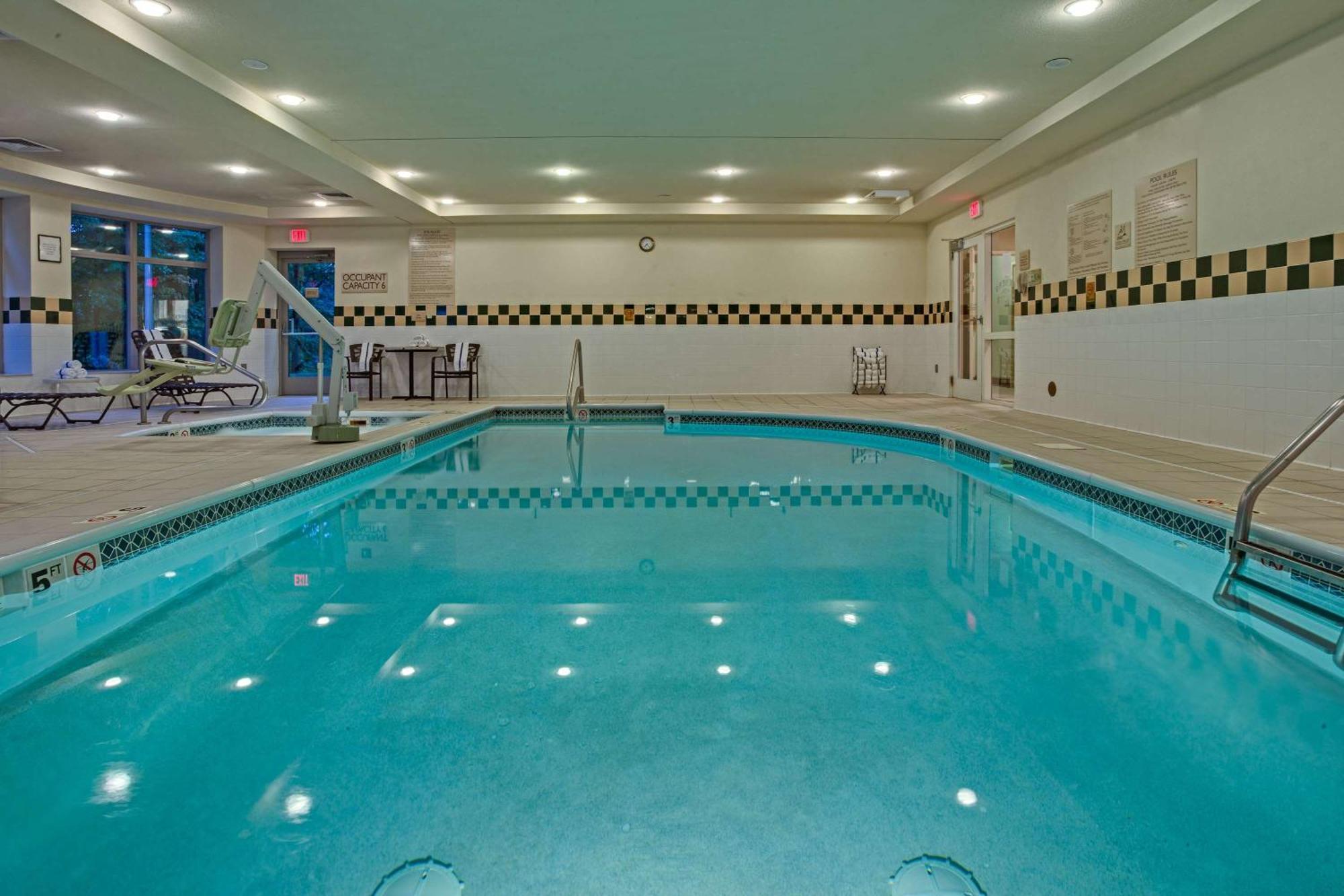 Fairview Park Hilton Garden Inn Cleveland Airport מראה חיצוני תמונה