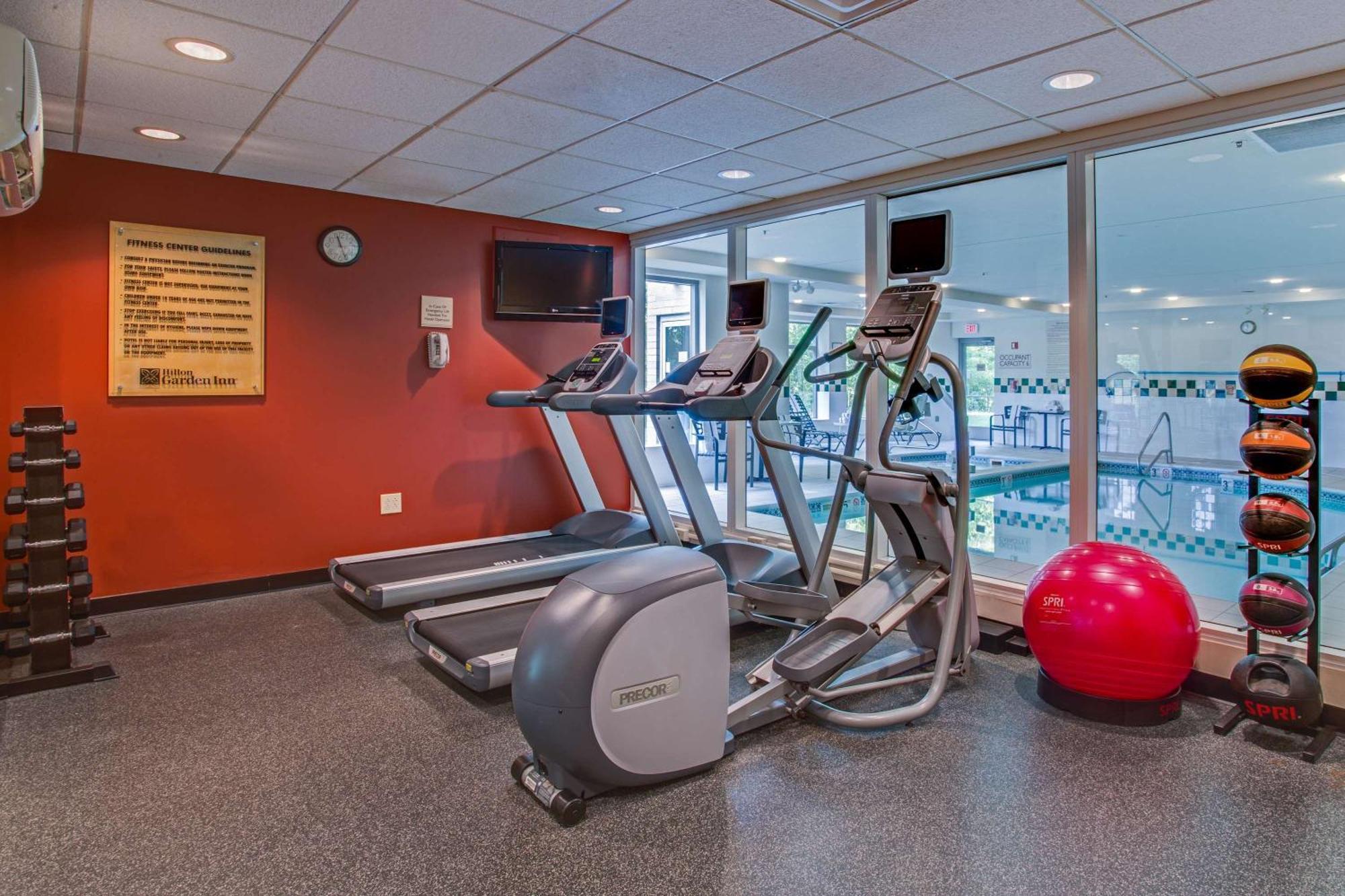 Fairview Park Hilton Garden Inn Cleveland Airport מראה חיצוני תמונה
